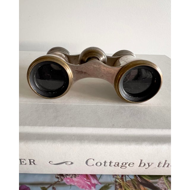 French Early 20th Century French Sportiere Mother-of-Pearl Opera Glasses, Paris For Sale - Image 3 of 11