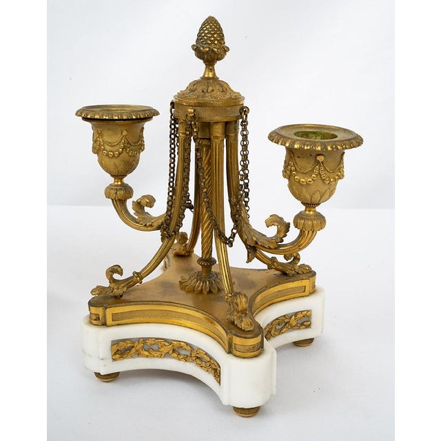 Antique 19th Century Napoleon III Triptych Clock in Gilded bronze and White Statuary Marble, Set of 3 For Sale - Image 3 of 7