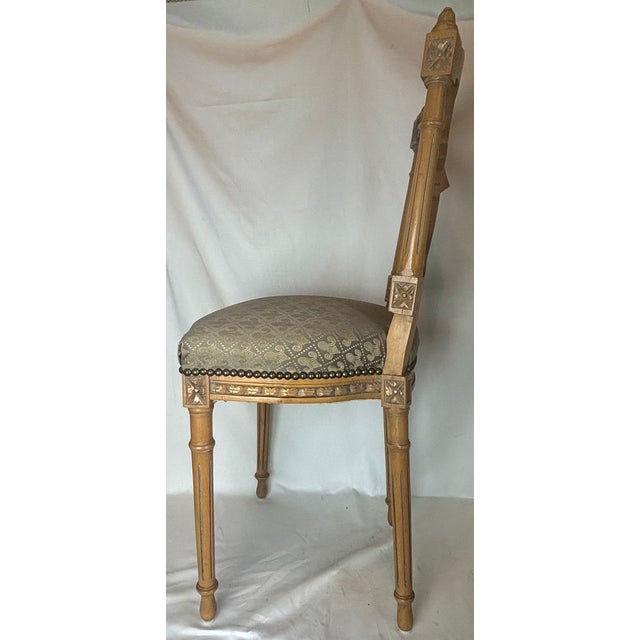 Late 20th Century Petite Music Chair For Sale In Chicago - Image 6 of 7