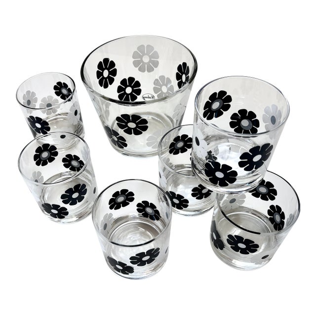 1960s Mod Daisy Mid-Century Cocktail Glasses & Matching Ice Bucket - Set of 7 For Sale