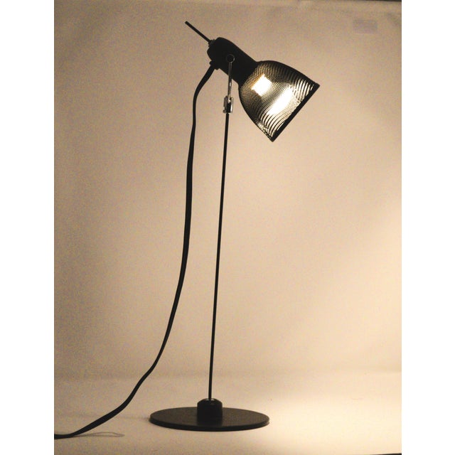 Modern Post Modern Hengchang Black Mesh Caged Desk Table Lamp For Sale - Image 3 of 10