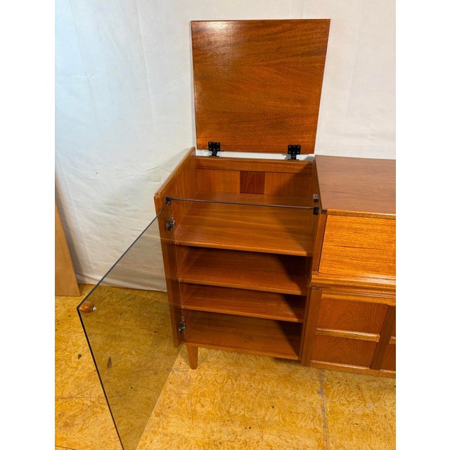 Wood Mid-Century Modern Teak Music Cabinet by Nathan, 1960 For Sale - Image 7 of 14