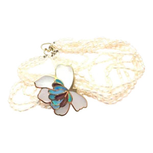 Tiffany & Co. 18k Yellow Gold Inlaid Mother Of Pearl Flower Necklace