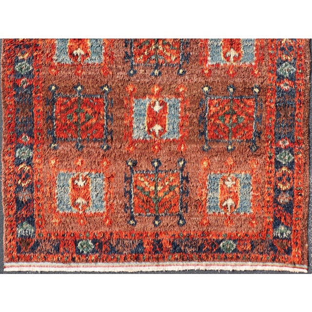 Mid 20th Century Vintage Turkish Tulu Rug With Bold Red Field and Blue Geometric Motifs For Sale - Image 5 of 12