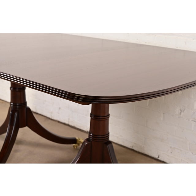 Stickley Georgian Banded Mahogany Double Pedestal Dining Table, Newly Refinished For Sale In South Bend - Image 6 of 10