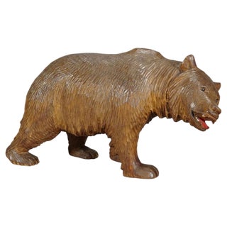 Large Vintage Wooden Strolling Bear Handcarved in Brienz, 1930s For Sale
