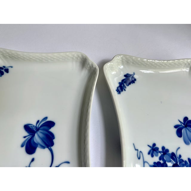 Off-white Mid 20th Century Pair Royal Doulton "Blå Blomst" Lattice Porcelain Trays For Sale - Image 8 of 18