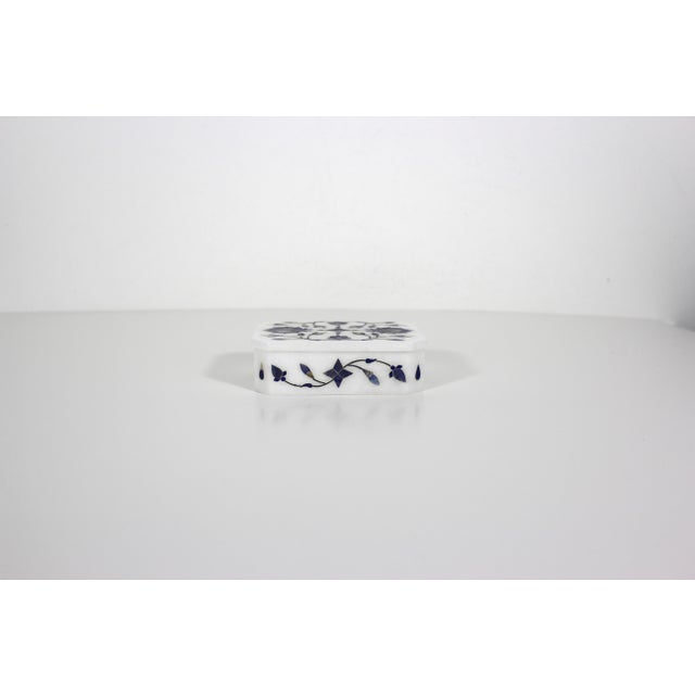 Vintage Marble Box Inlaid With Lapis Lazuli and Mother of Pearl For Sale - Image 6 of 13