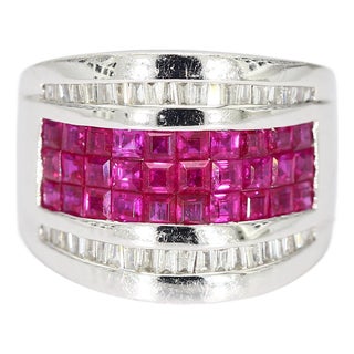 18k White Gold Ring Lab-Grown Princess Cut Rubies & Accent Diamonds - Size 6.25 For Sale