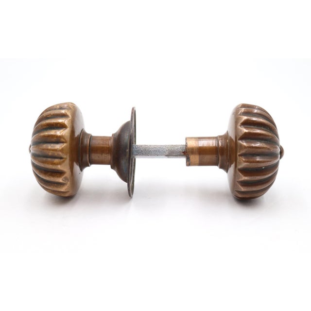 Mid 20th Century Vintage Bronze Fluted Passage Door Knob & Plate Set For Sale - Image 5 of 11