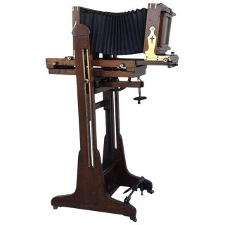 19th Century Old Study Camera in Oak Wood With Height Adjustable and Brake For Sale