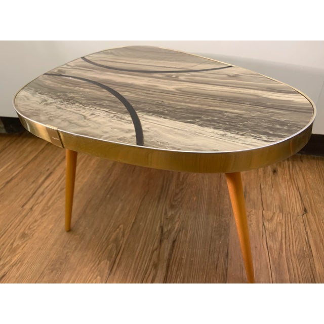 Kidney-Shaped Flower Table or Plant Stand in Formica, 1950s, in Very Good conditions. Designed 1950 to 1959