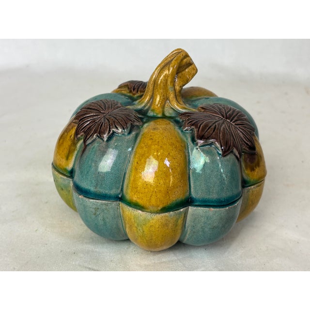 Late 20th Century Chinese Porcelain Pumpkin Shaped Box For Sale - Image 4 of 9