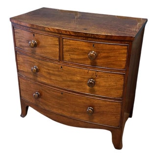 Bowfront Chest of Drawers in Mahogany For Sale