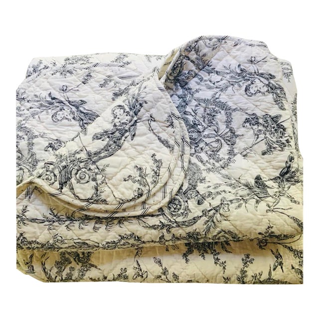 Vintage French Country Toile Quilt, Black and White Cotton Bedspread, Scalloped Edge, Full/Queen For Sale