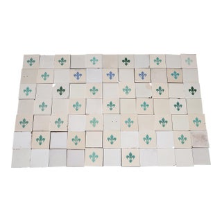 1900s Portuguese Large Antique Fleur-De-Lis & Plain White Tiles Set of 77 For Sale