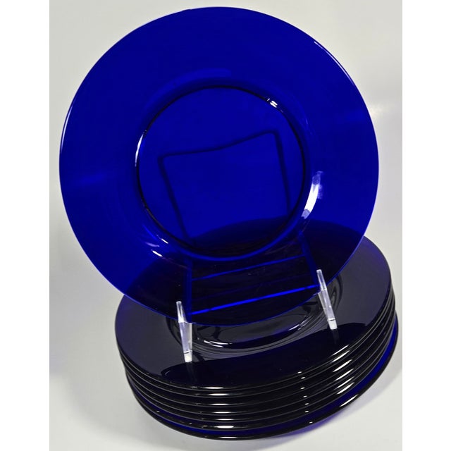 Simple, flowing lines and aa slightly indented center make this the perfect salad plate. It's lighter than you might...