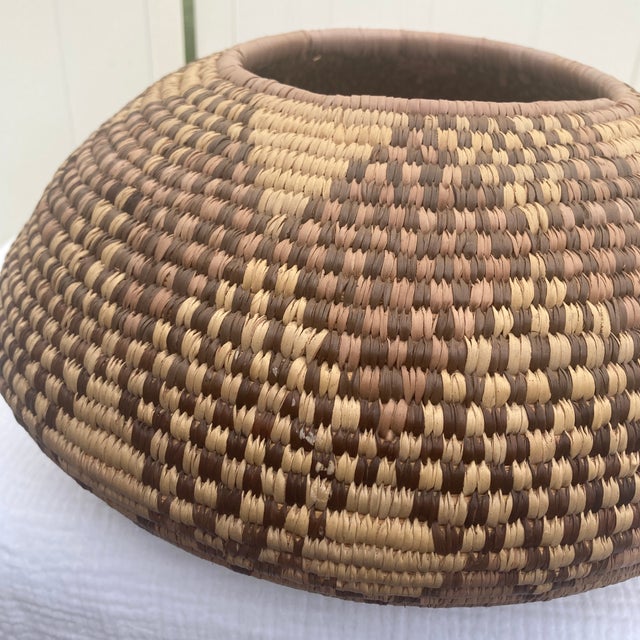 Mid 20th Century Southwestern Coiled Olla Basket - Pima / Papago Style Pictographic Hearts For Sale - Image 12 of 12