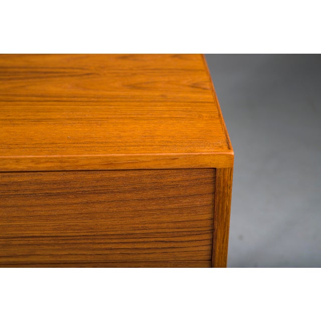 Mid-Century Modern No. 384 Bedside Table in Teak by Aksel Kjersgaard, Denmark, 1960s For Sale - Image 9 of 14