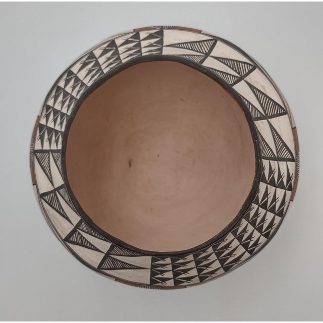 Ceramic Large Signed Acoma Pueblo Polychrome Olla by Lydia H. Ray ("Lee") For Sale - Image 7 of 9