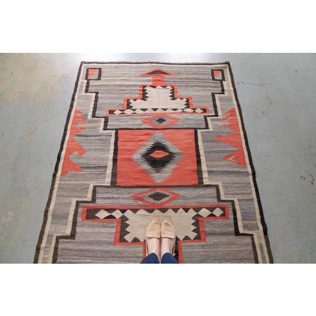 ✂ - - - - - m e a s u r e m e n t s: 5’ x 6’3”, 152.4cm x 190.5cm, 9.2 Lbs ⧫ age: before 2003 ⧫ pattern: geometric ⧫...
