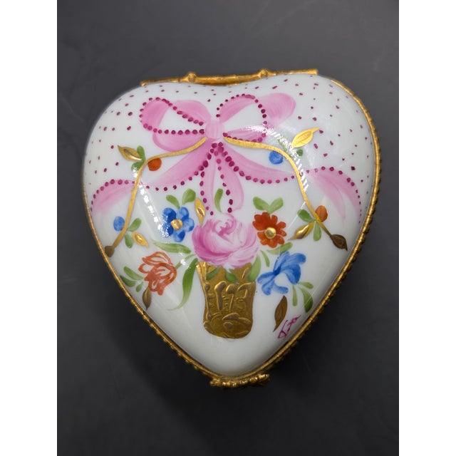 Vintage Curated Collection Fine Porcelain Trinket Boxes Featuring Tiffany & Co., Limoges & Lenox- Set of 5 For Sale - Image 9 of 18