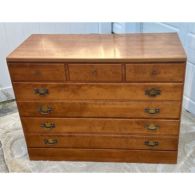 American Vtg. Ethan Allen Nutmeg American Style Three Drawer Maple Chest W/Mica Top For Sale - Image 3 of 15