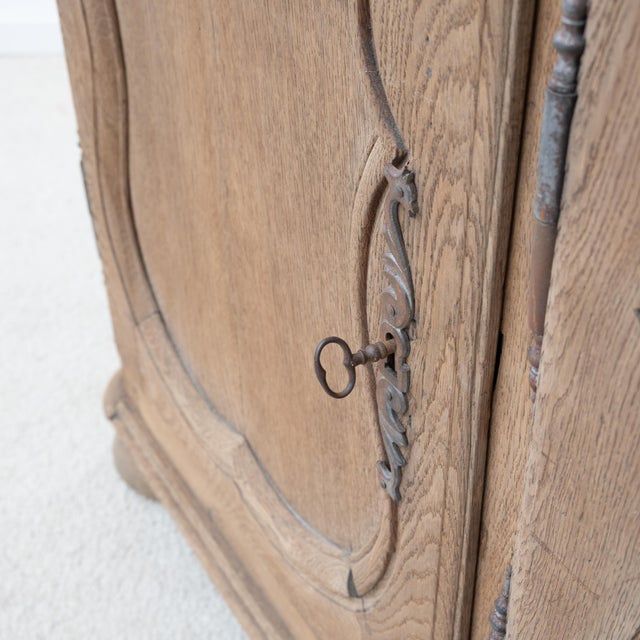 18th Century Oak 3-Door Sideboard For Sale - Image 6 of 11