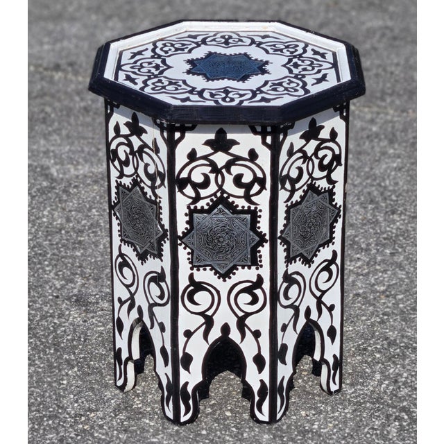 White and Black Moroccan Hand-Painted Accent Table For Sale In Orlando - Image 6 of 6