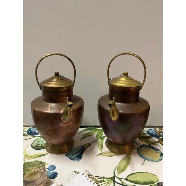 Rustic Pair of 1970s Copper Italian Surahi With Lids For Sale - Image 3 of 5