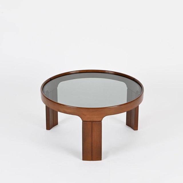 Molteni Italian Round Coffee Table in Walnut with Smoked Glass Top from Molteni, 1960s For Sale - Image 4 of 14