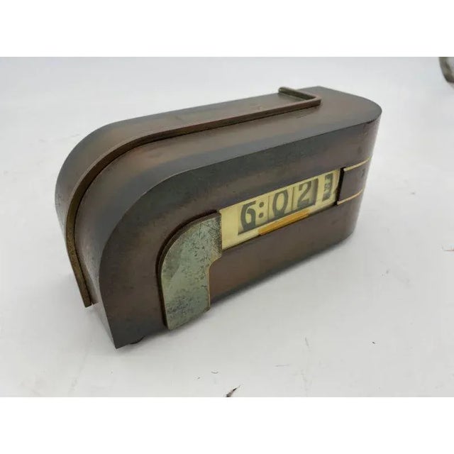 Circa 1934 Kem Weber Model 304 "Zephyr" Copper Digital Clock by Lawson For Sale In Los Angeles - Image 6 of 10