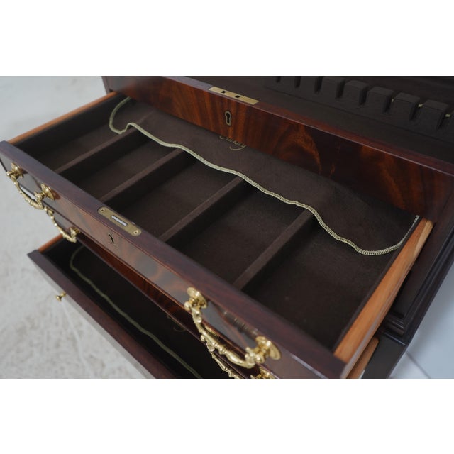 Stickley Stickley Colonial Williamsburg Mahogany Silver Chest For Sale - Image 4 of 18