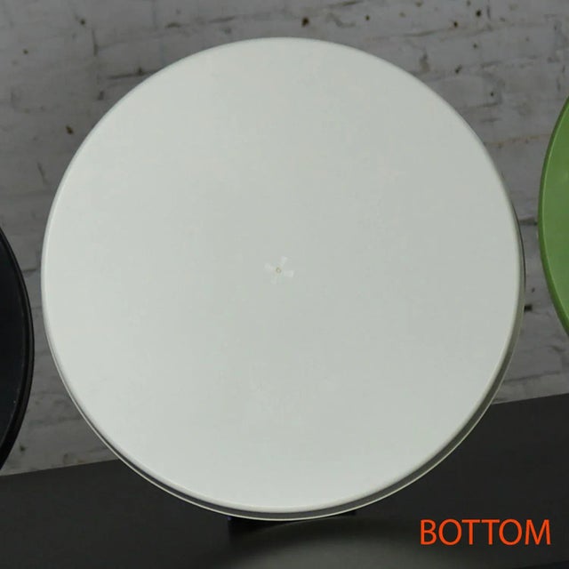 1970s 1970s Mid Century Modern Trays Round White Plastic Splatter Platters by Sabe’s For Sale - Image 5 of 11