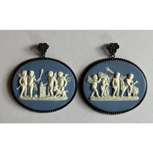 Wedgwood Antique 18th Century English George III Wedgwood Oval Wall Plaques in Silver Frames - A Pair For Sale - Image 4 of 10