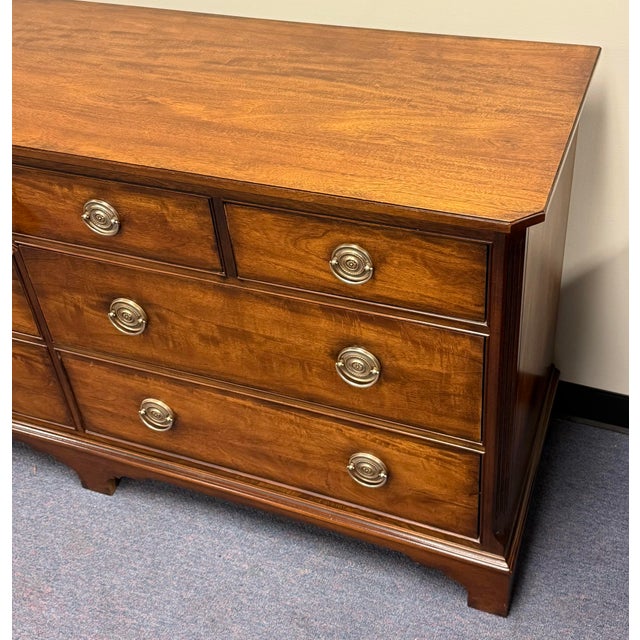 Rare “Elliott” dresser by Ethan Allen from the popular Newport collection. Beautiful 18th-century English silhouette...