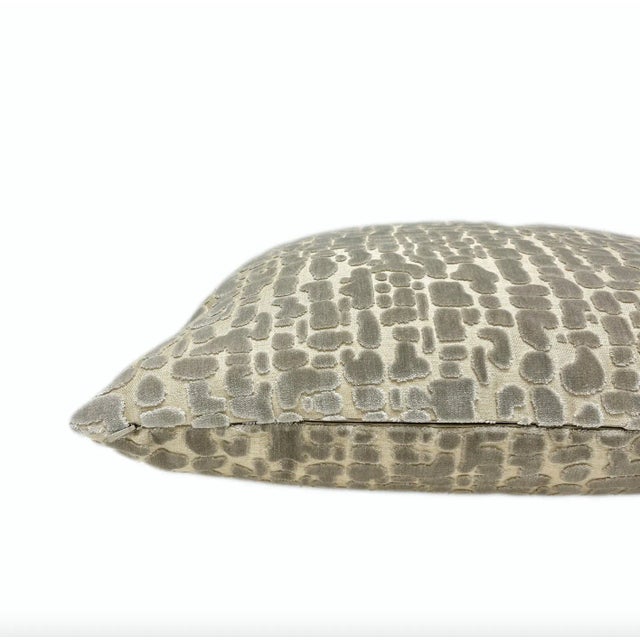 Contemporary Silver Speckle Velvet Throw Pillow With Feather Down Insert For Sale - Image 3 of 4