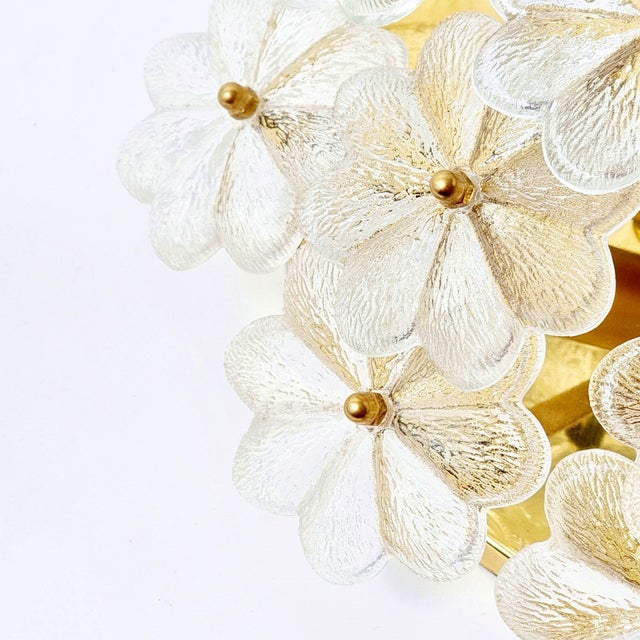 1970s Large Mid-Century Modern Flower Flush Mount in Murano Glass and Brass by Ernst Palme for Palwa, Germany, 1970s For Sale - Image 5 of 12