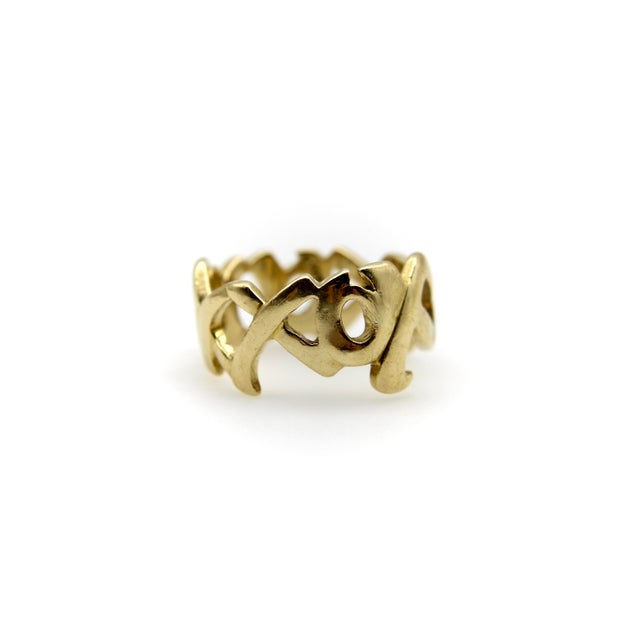 Metal 1980s 18k Gold Tiffany & Co. Paloma Picasso Graffiti Kiss Ring, Size 4.5 For Sale - Image 7 of 12