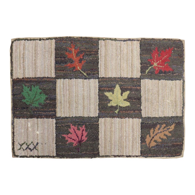 Mid 20th Century American Hooked Floral Rug For Sale