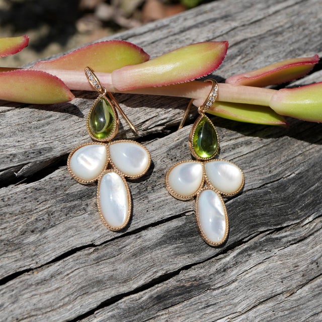 Metal Kai SnowDrop Flower Peridot & Mother of Pearl Diamond Convertible Drop Earrings in 14k Yellow Gold - A Pair For Sale - Image 7 of 7