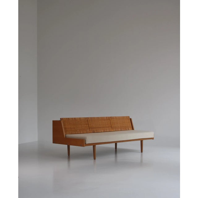 Oak and Rattan GE7 Daybed by Hans J. Wegner for GETAMA For Sale - Image 3 of 18