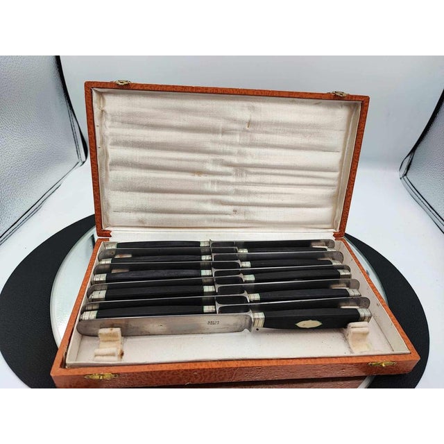 Pre-War Licot Namur Plates and Knives in Case, Set of 10 For Sale - Image 9 of 9