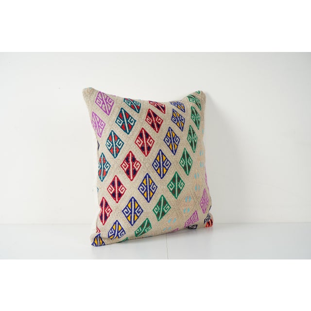 Handmade Turkish Rug Pillow Covers • Vintage Rug Decor Elevate your home decor with these exquisite 20" x 20" pillow...
