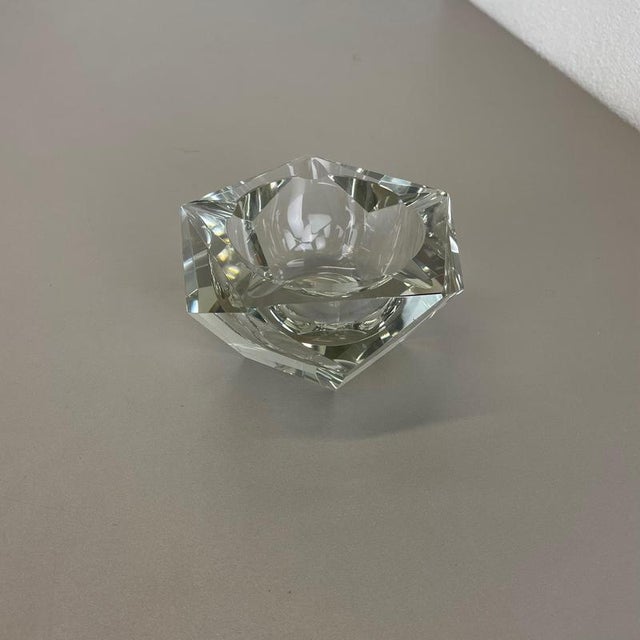 Large Murano Faceted Diamond Ashtray by Flavio Poli, 1970s For Sale - Image 3 of 18