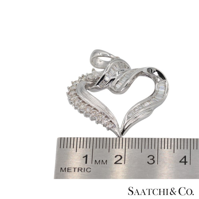 18k (750) White Gold Natural Diamond Heart Shape Pendant With Chain For Sale - Image 10 of 11