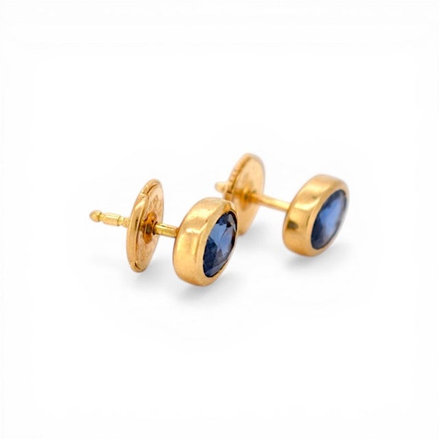Art Deco 18k Gold & Sapphire Stud Earrings - Vintage, A Pair For Sale - Image 3 of 7