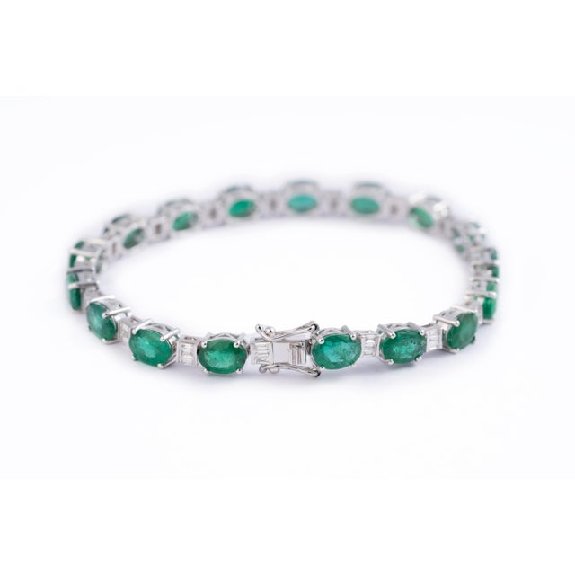 Gemstone 13.06 Carats Natural Zambian Emerald Tennis Bracelet with Diamonds and 14k Gold For Sale - Image 7 of 18