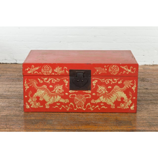Red Lacquered Chinese Blanket Chest with Gilt Motifs and Guardian Lions For Sale In New York - Image 6 of 12