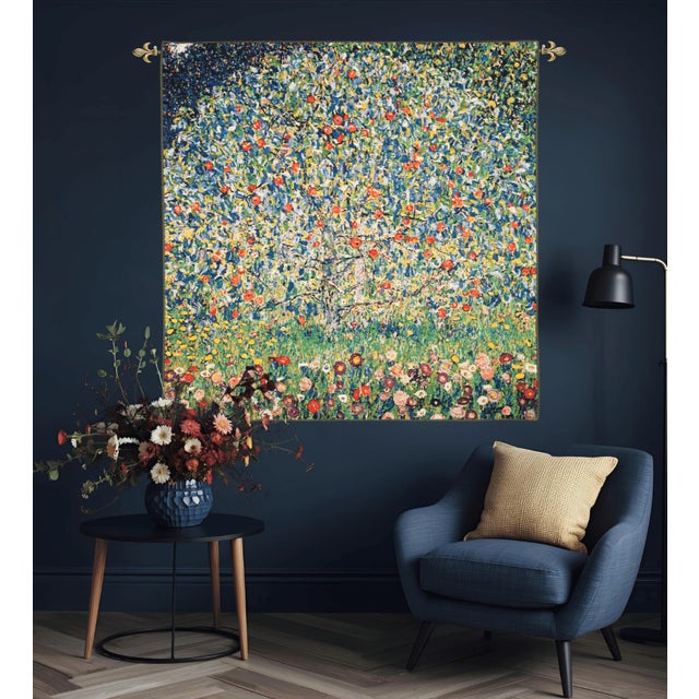 This beautiful tapestry is woven on a jacquard loom by skilled weavers, keeping alive the centuries old tradition of...